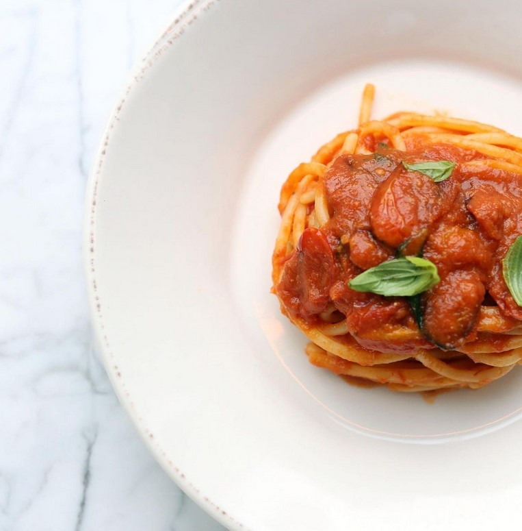 Fabrication et place des pâtes dans le menu italien